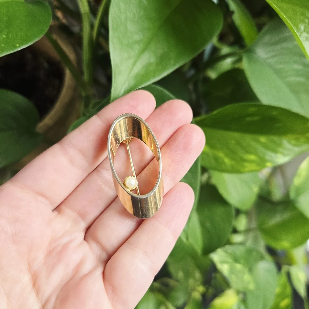 Vintage Gold Pearl Lapel Brooch Pin